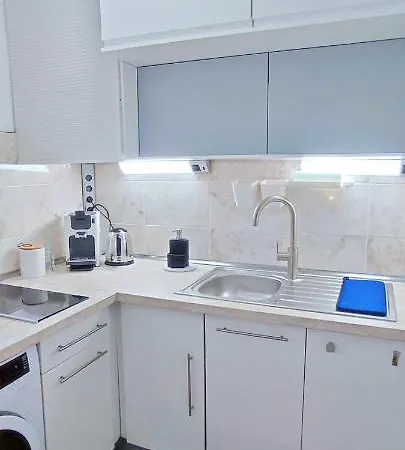 Michelet Climatise Avec Balcon Et Parking Ferme Apartment *